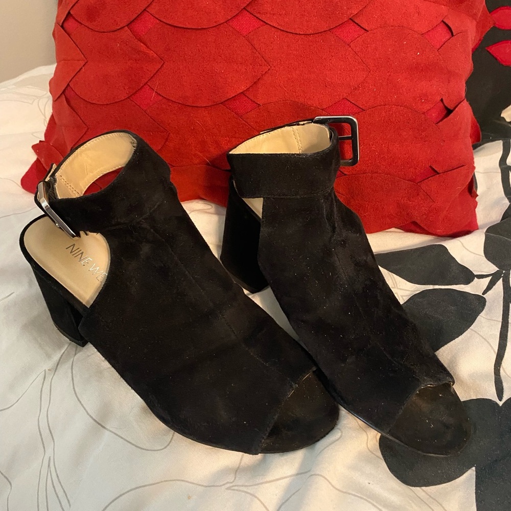 Nine West Black Mules with Open Heel and Chunky Heel